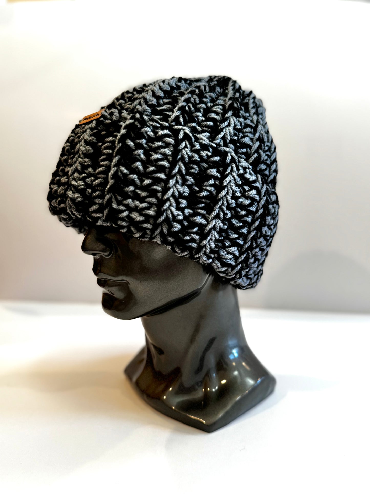 Noir Classic Beanie
